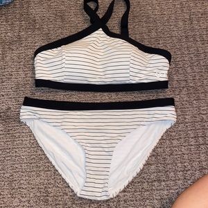 carrie underwood black and white striped bikini.